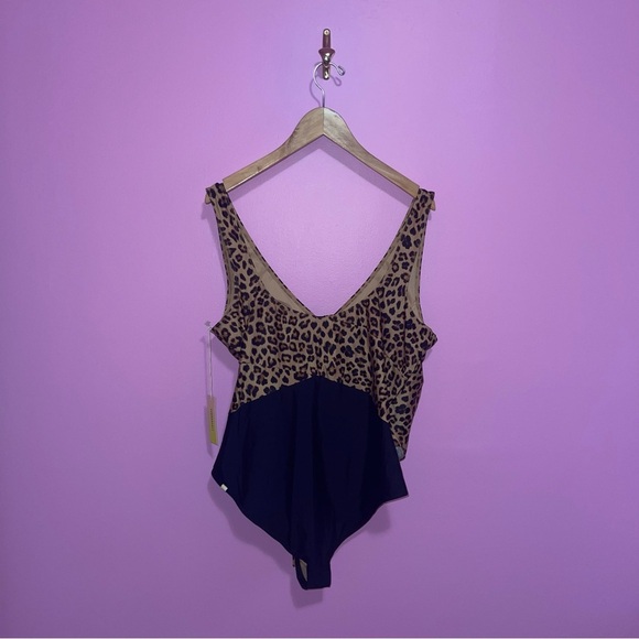 Summersalt One-Piece Women's Size 22 Leopard Black The Perfect Wrap Padded NWT - Picture 10 of 13